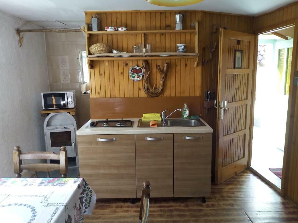 Apartman Dinko Lubenice Exteriör bild