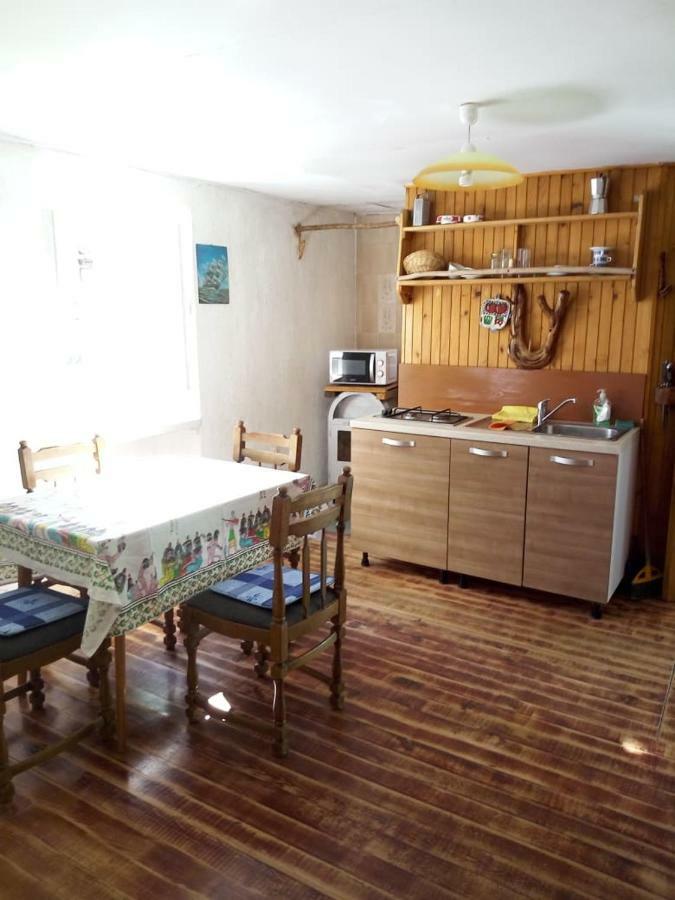 Apartman Dinko Lubenice Exteriör bild