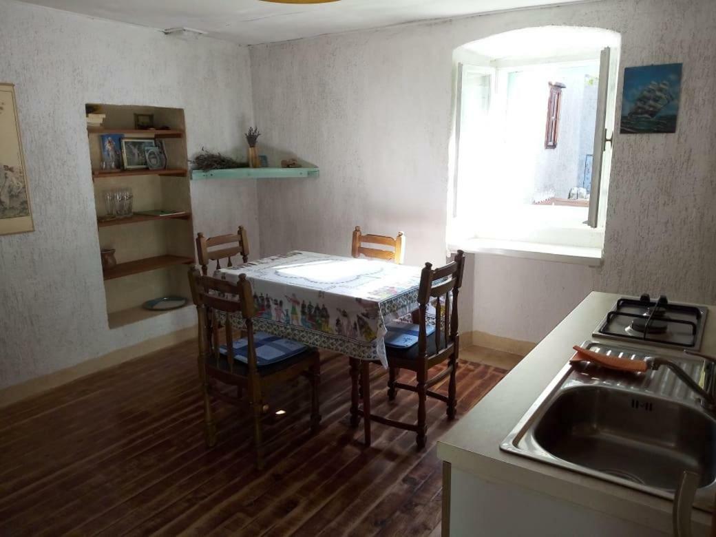 Apartman Dinko Lubenice Exteriör bild