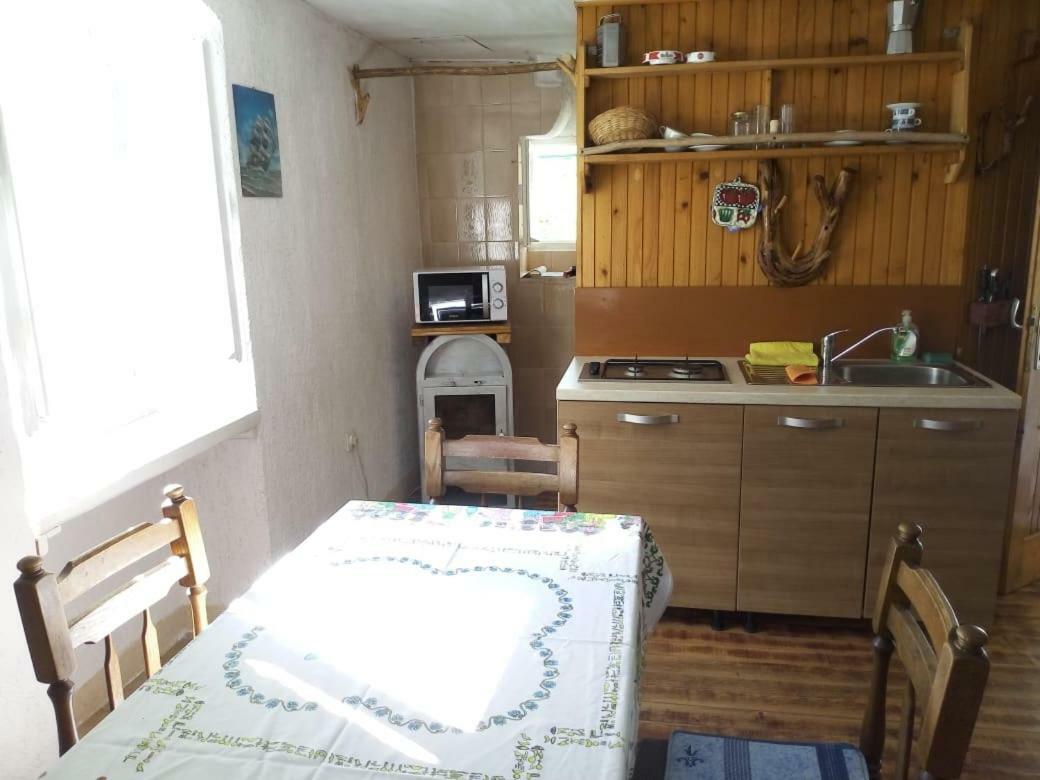 Apartman Dinko Lubenice Exteriör bild